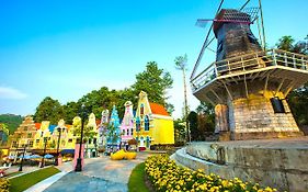 Brookside Valley Resort